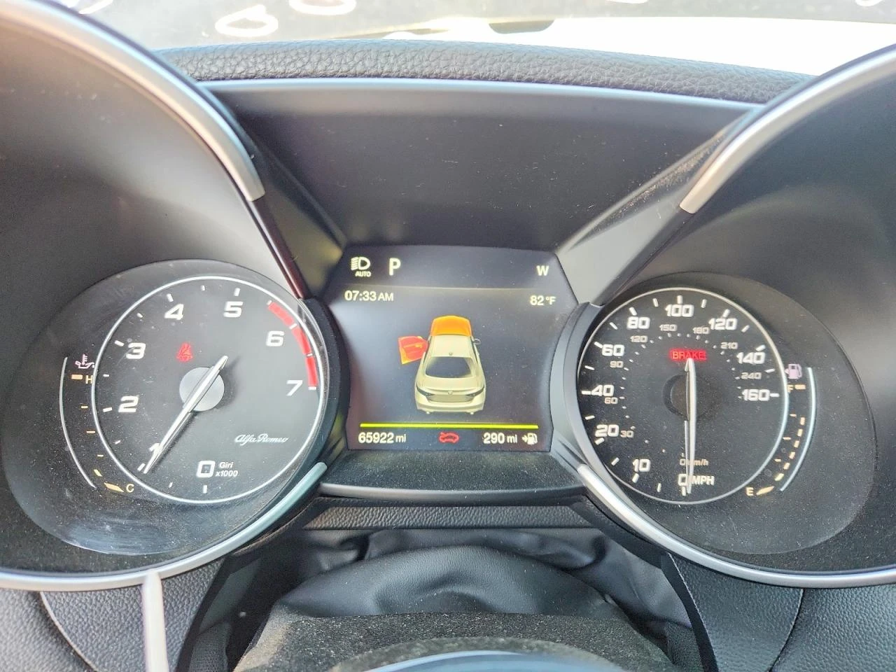 Alfa Romeo Giulia 2.0l Ti, снимка 9 - Автомобили и джипове - 55586796