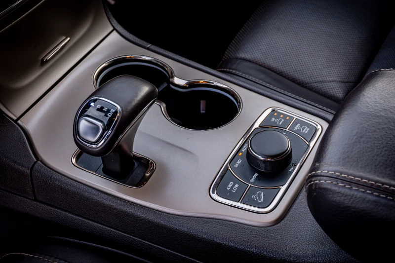 Jeep Grand cherokee SUMMIT-ПЕРФЕКТНА-6М.ГАРАНЦИЯ! , снимка 12 - Автомобили и джипове - 52822209