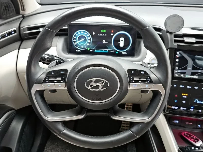Hyundai Tucson, снимка 12 - Автомобили и джипове - 54833530