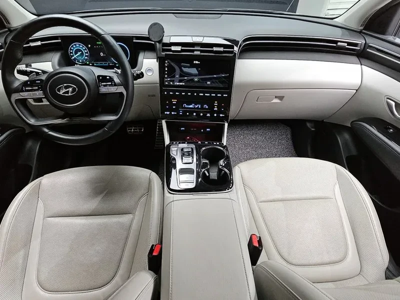 Hyundai Tucson, снимка 7 - Автомобили и джипове - 54833530