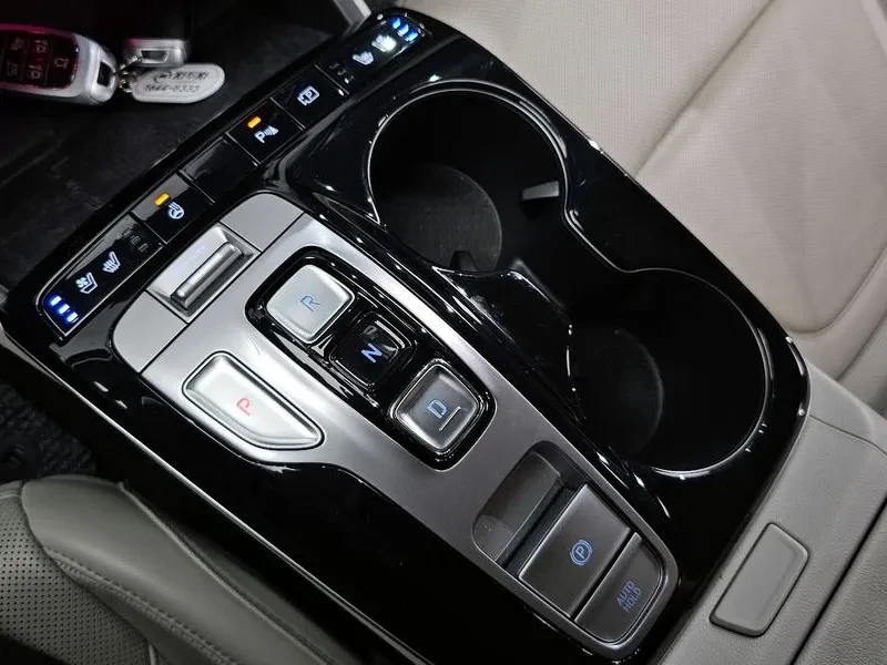 Hyundai Tucson, снимка 9 - Автомобили и джипове - 54833530