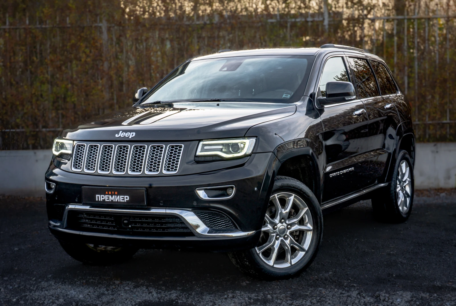 Jeep Grand cherokee SUMMIT-ПЕРФЕКТНА-6М.ГАРАНЦИЯ! , снимка 1