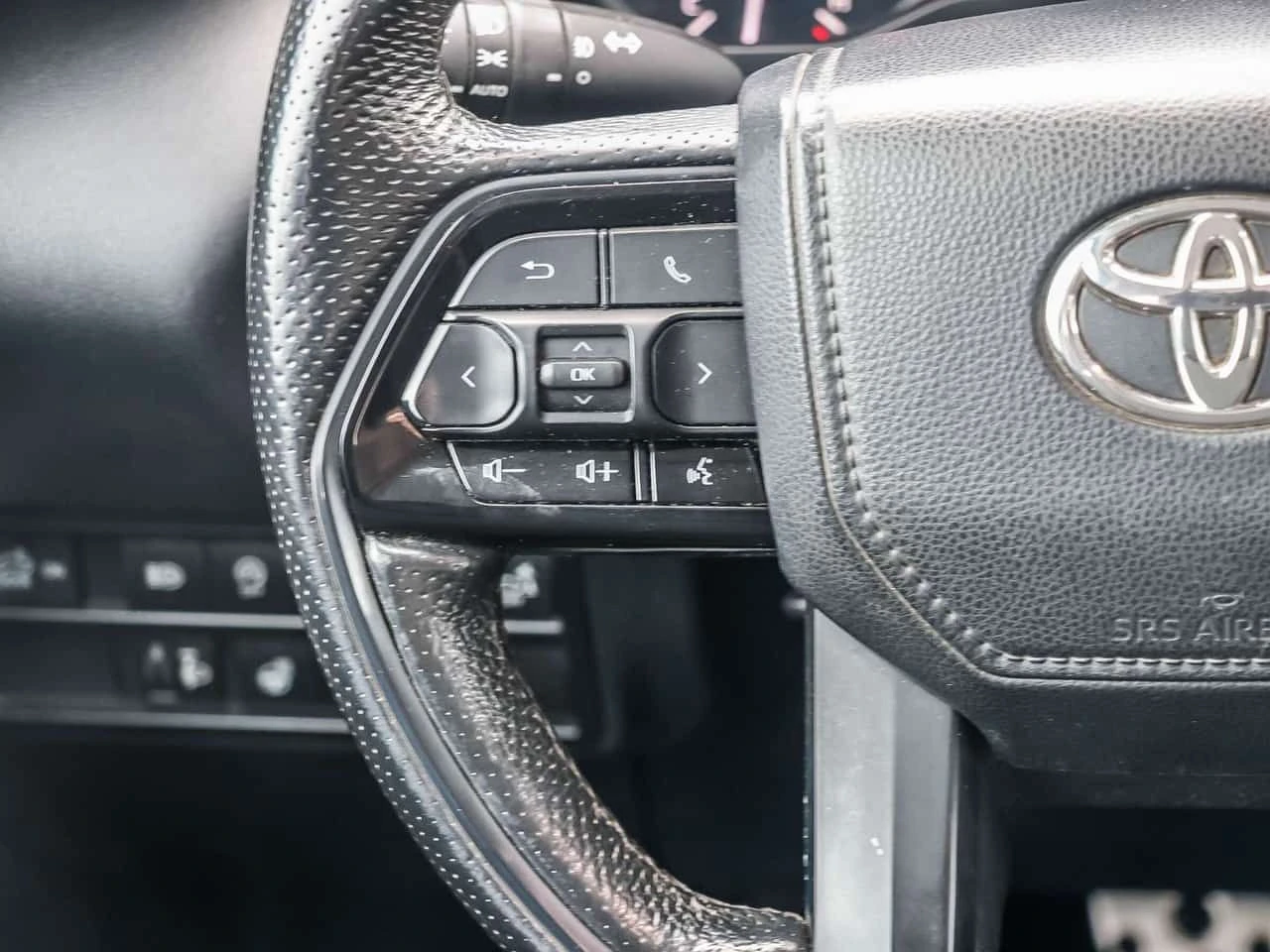 Toyota Tundra SR5  CARFAX, снимка 4 - Автомобили и джипове - 53864492