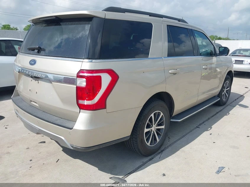 Ford Expedition 3.5l Xlt* CARFAX* РЕАЛНИ КИЛОМЕТРИ* КОЖА* , снимка 4 - Автомобили и джипове - 54582358