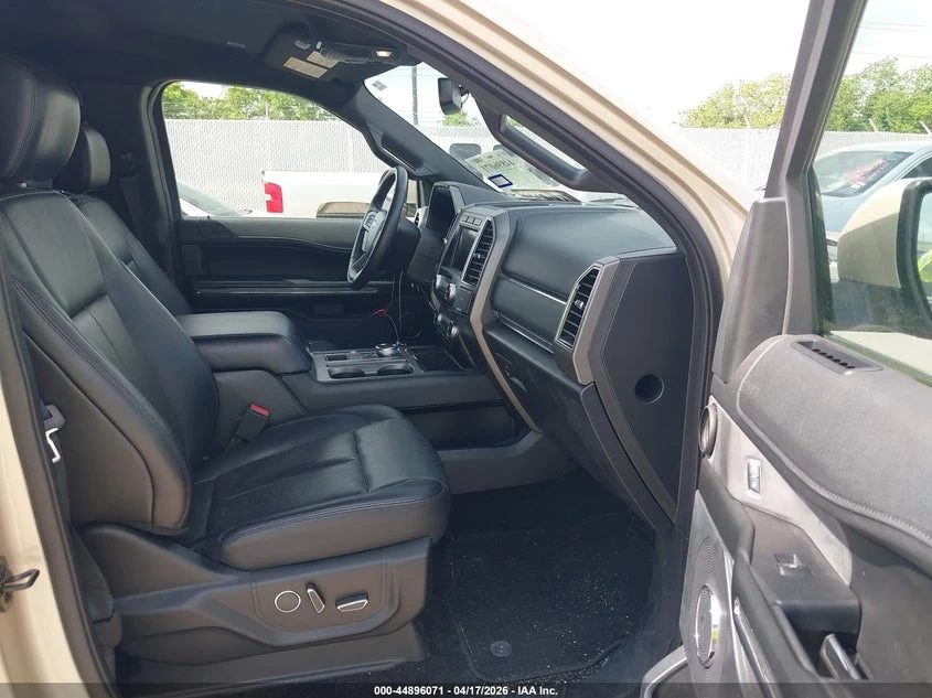 Ford Expedition 3.5l Xlt* CARFAX* РЕАЛНИ КИЛОМЕТРИ* КОЖА* , снимка 5 - Автомобили и джипове - 54582358