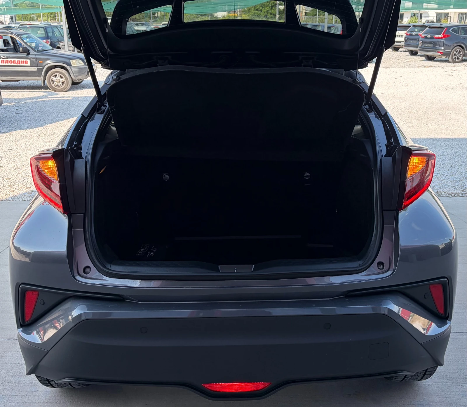 Toyota C-HR 1.8 Hybrid , снимка 10 - Автомобили и джипове - 55346626