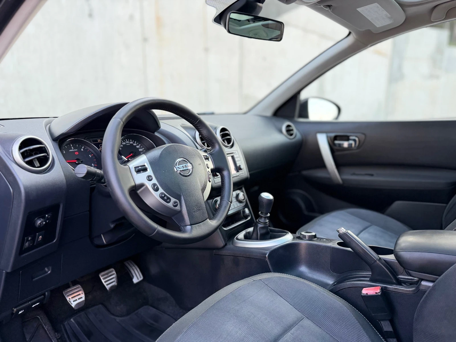 Nissan Qashqai 2.0DCi~150hp~4x4~NAVI~ПАНОРАМА , снимка 9 - Автомобили и джипове - 55798305