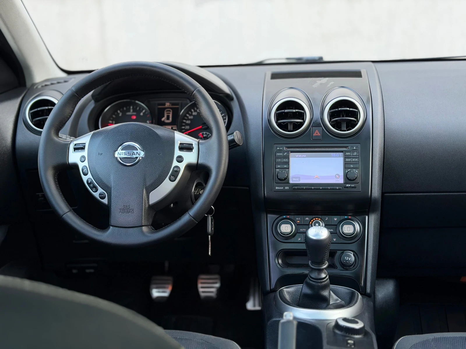 Nissan Qashqai 2.0DCi~150hp~4x4~NAVI~ПАНОРАМА , снимка 11 - Автомобили и джипове - 55798305