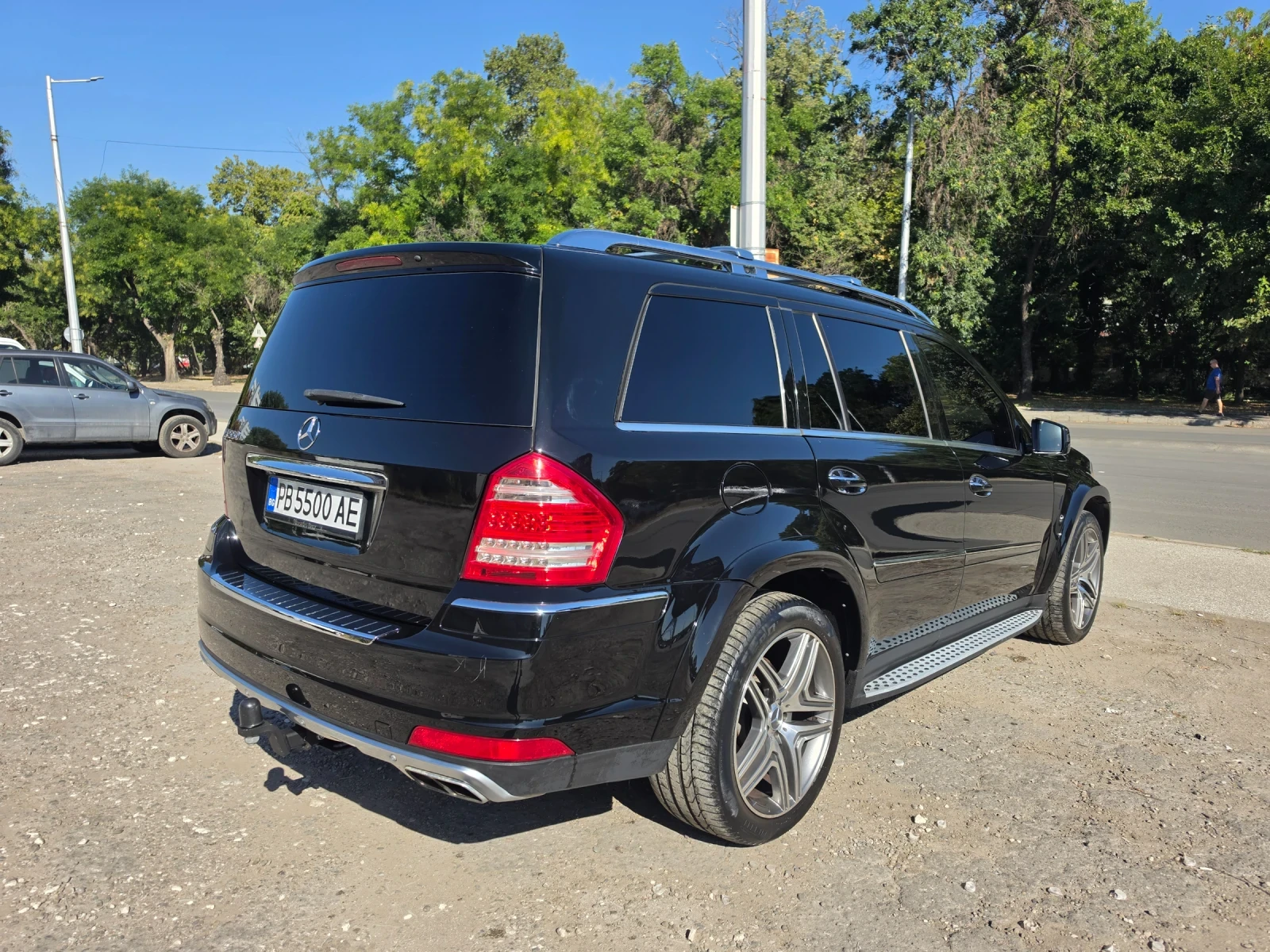 Mercedes-Benz GL 550, снимка 2 - Автомобили и джипове - 55975289