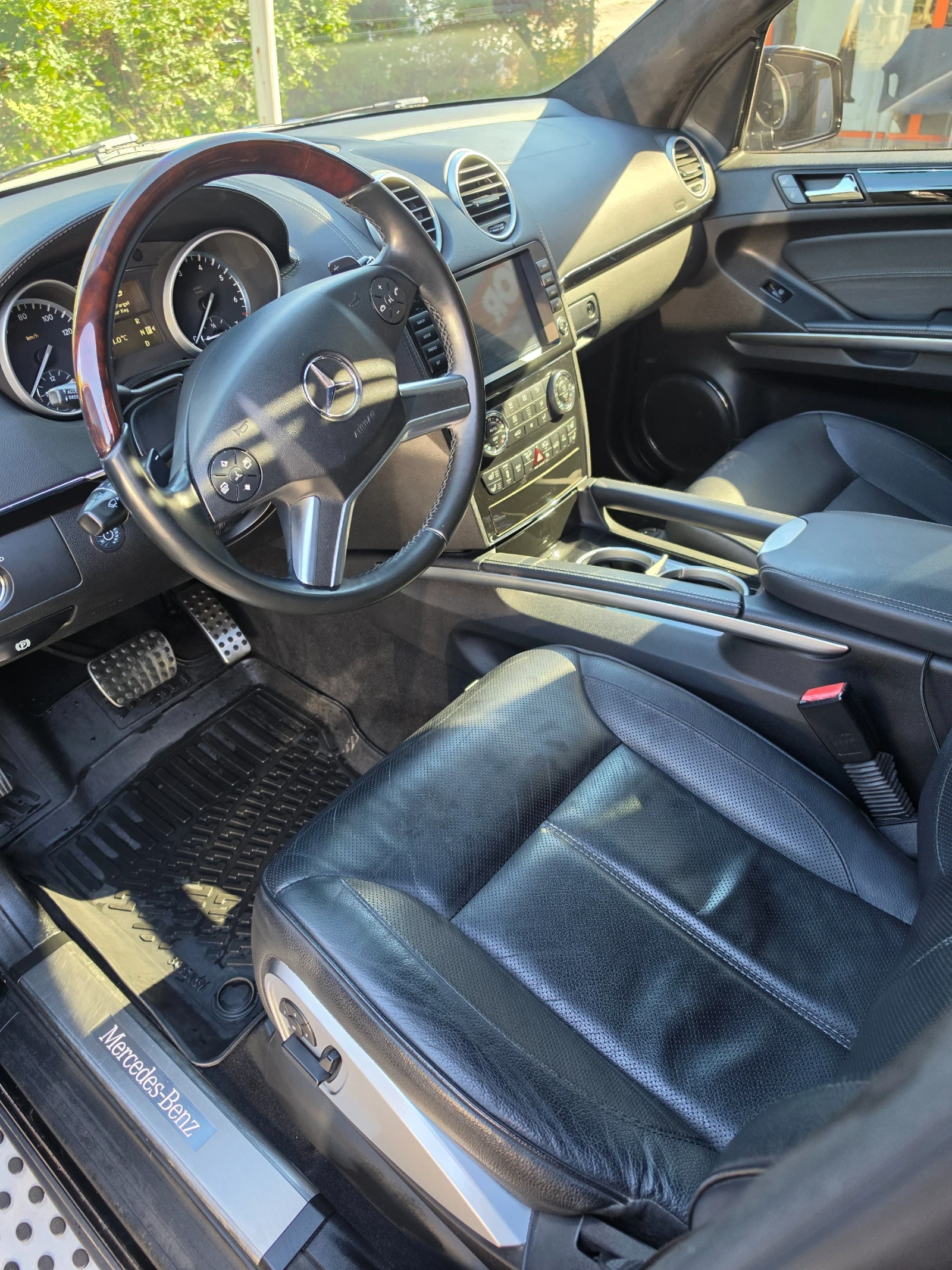 Mercedes-Benz GL 550, снимка 12 - Автомобили и джипове - 55975289