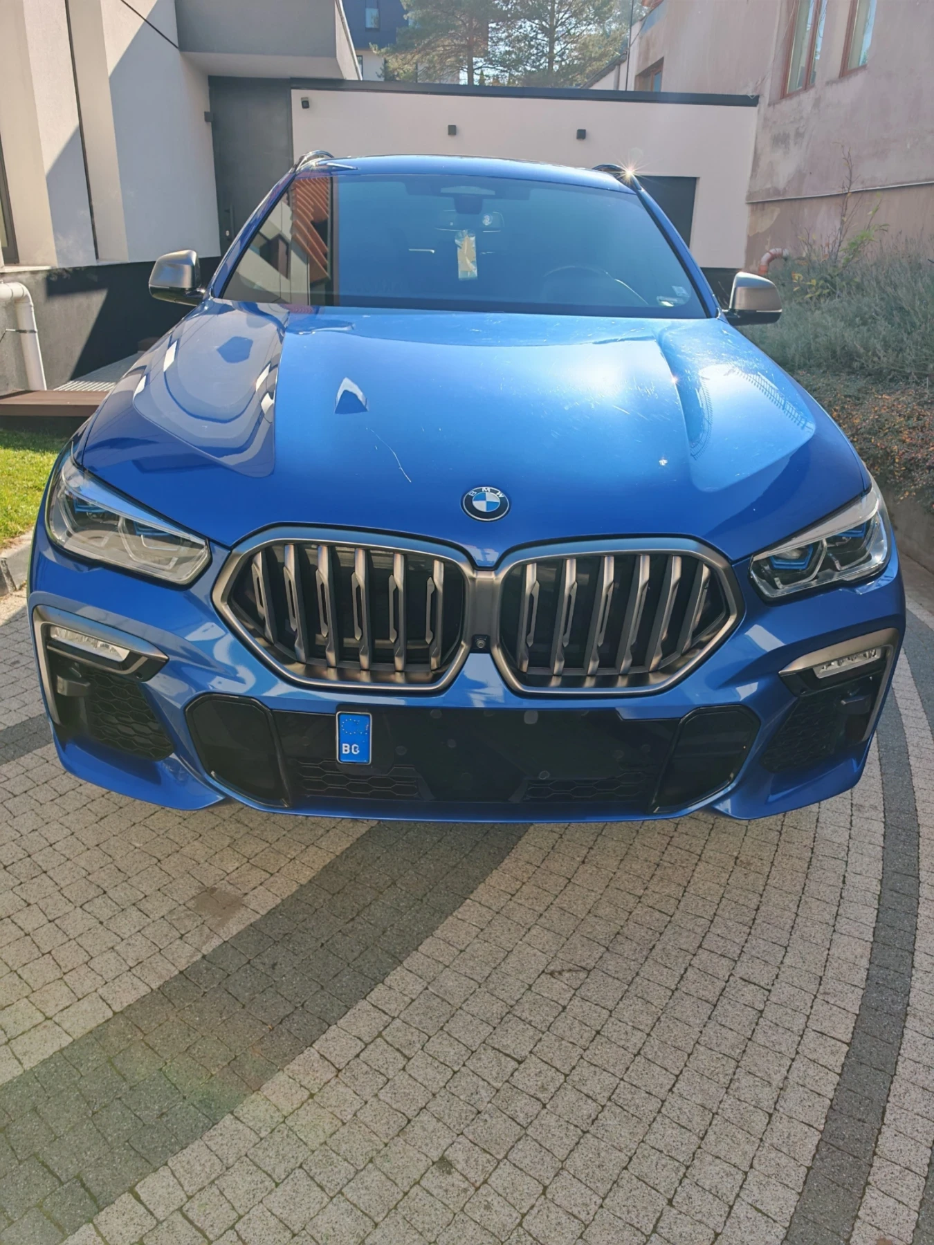 BMW X6 M50i