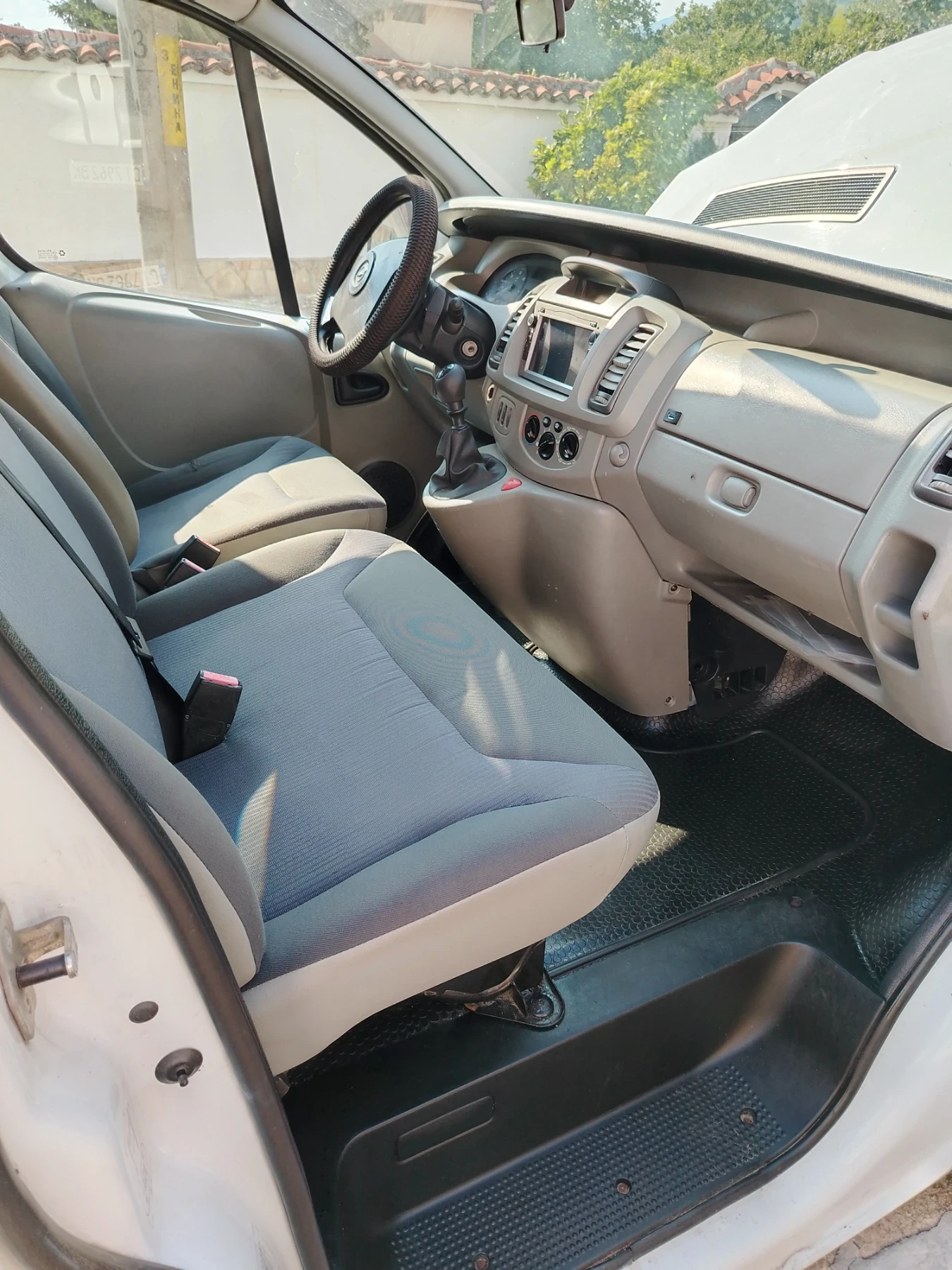 Opel Vivaro 2.00, снимка 8 - Бусове и автобуси - 55354249