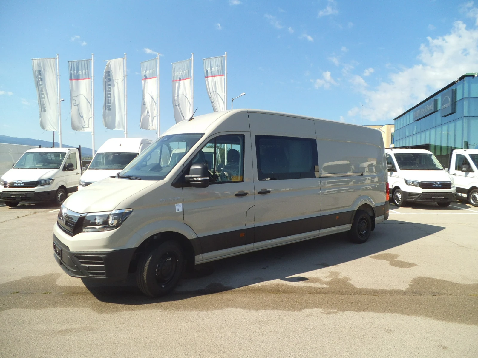 Man TGE 3.180 - бус - 6+ 1 местн, снимка 2 - Бусове и автобуси - 55429742