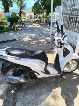 Обява за продажба на Honda Sh 125i ~3 900 лв. - изображение 1
