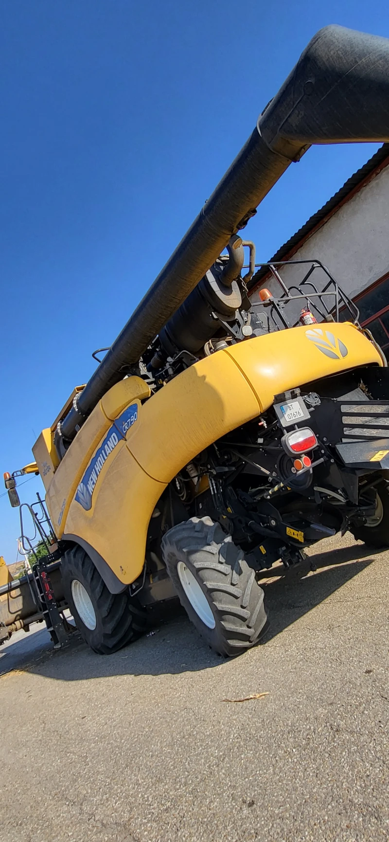 Комбайн New Holland CR 7.90, снимка 17 - Селскостопанска техника - 47011670