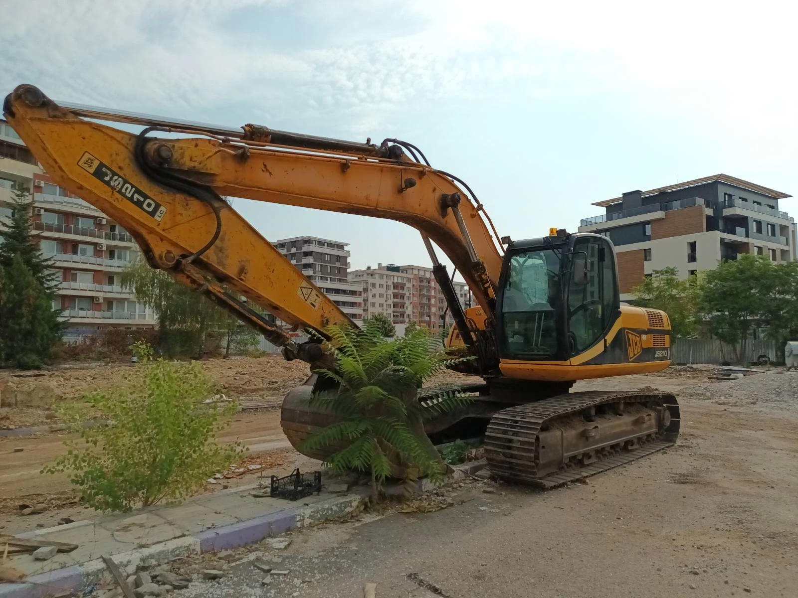 Багер JCB JS210LC | Mobile.bg — изображение 1