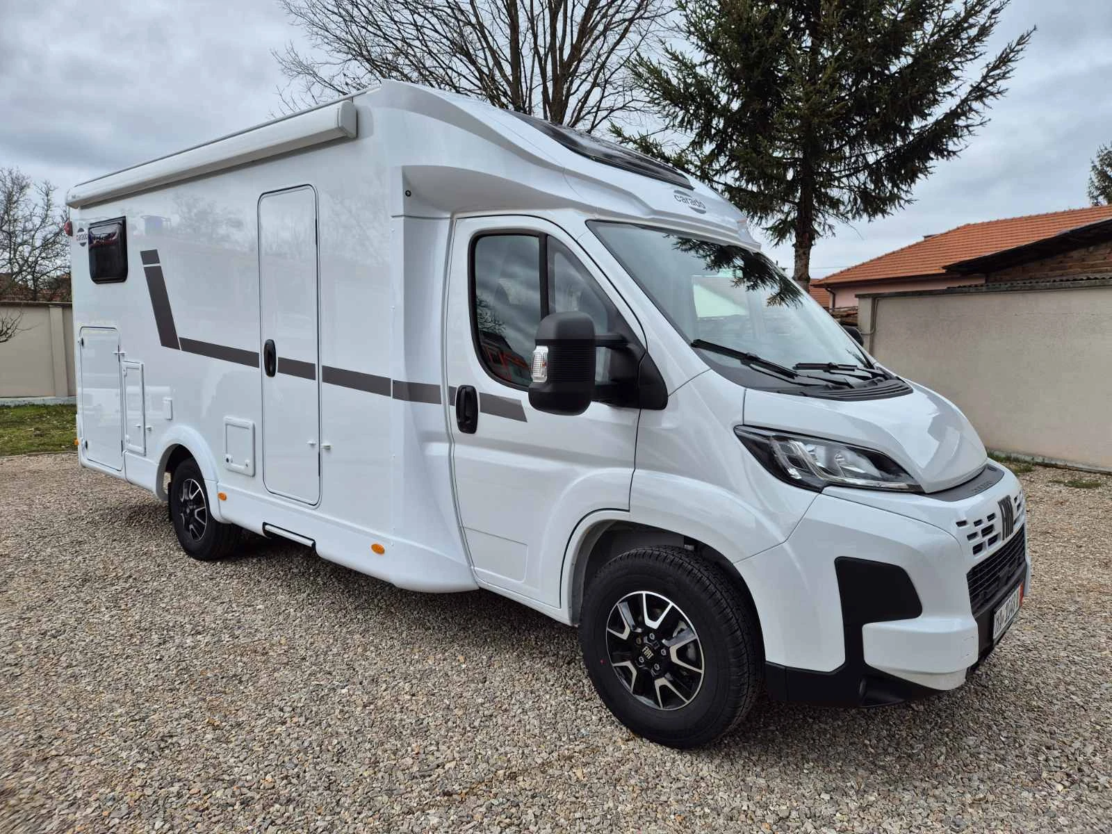 ������ Carado T334S Edition Lithium, Solar, Booster... | Mobile.bg � ����������� 2