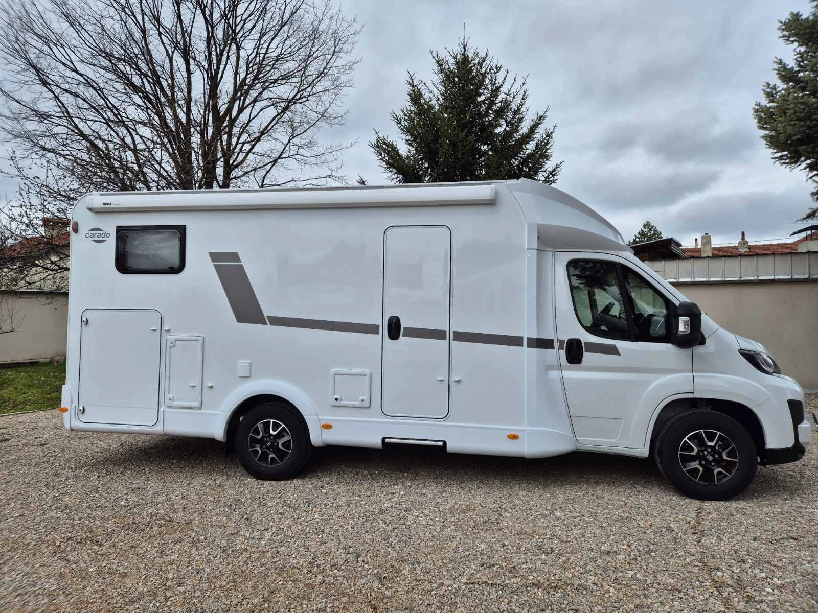 ������ Carado T334S Edition Lithium, Solar, Booster... | Mobile.bg � ����������� 5