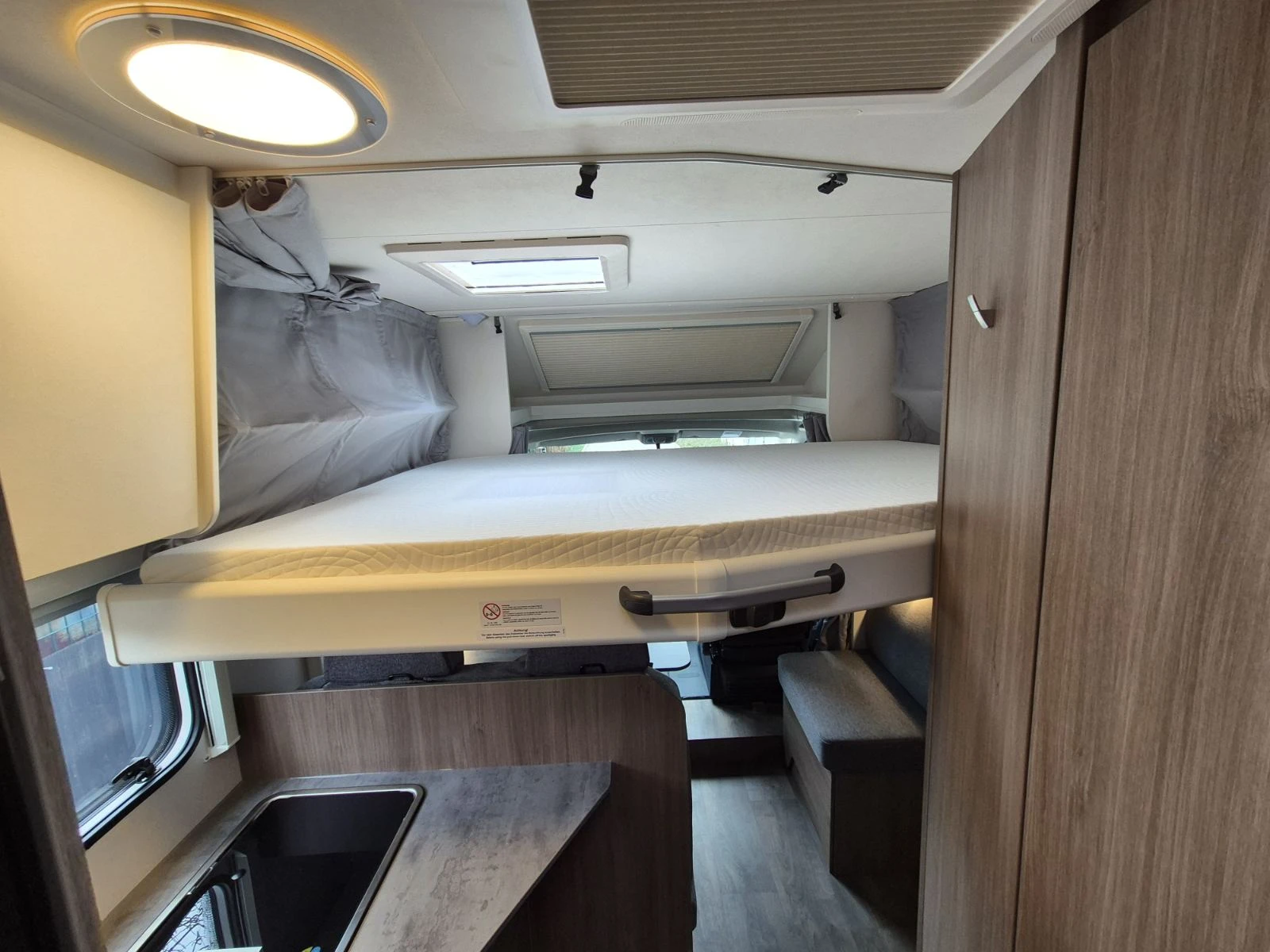 ������ Carado T334S Edition Lithium, Solar, Booster... | Mobile.bg � ����������� 14