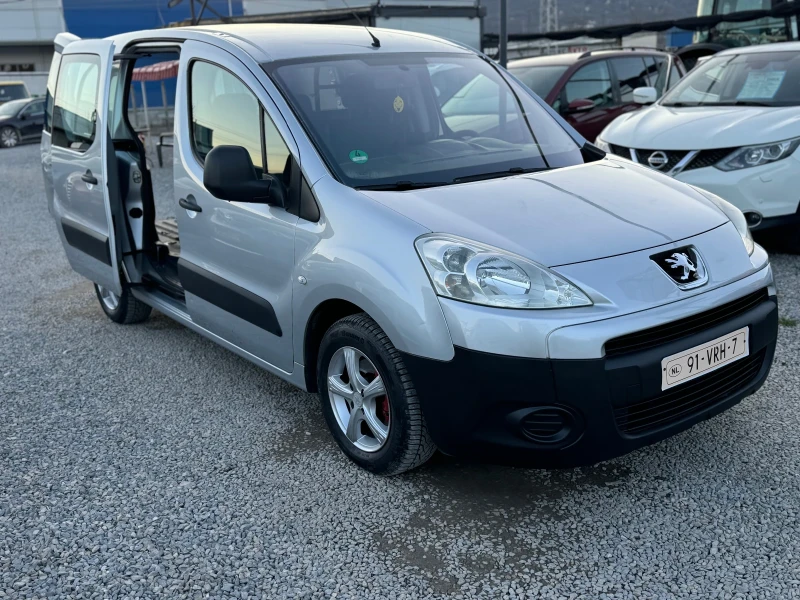 Peugeot Partner 1.6HDI 90кс 2+ 1Места Товарно Климатик , снимка 8 - Автомобили и джипове - 49378507