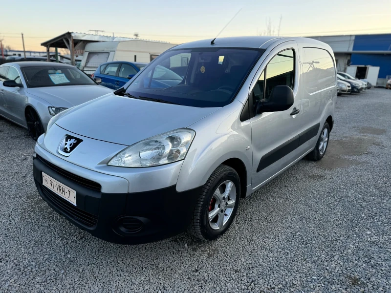 Peugeot Partner 1.6HDI 90кс 2+ 1Места Товарно Климатик , снимка 6 - Автомобили и джипове - 49378507