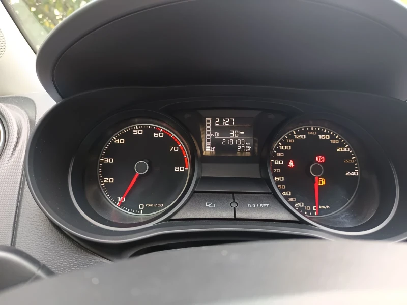 Seat Ibiza 1.2 12V, снимка 7 - Автомобили и джипове - 52068789