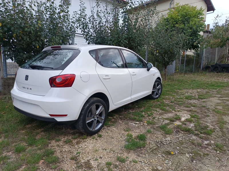 Seat Ibiza 1.2 12V, снимка 12 - Автомобили и джипове - 52068789