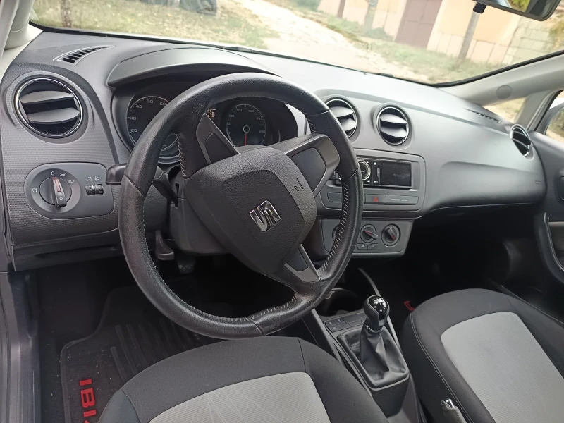 Seat Ibiza 1.2 12V, снимка 8 - Автомобили и джипове - 52068789