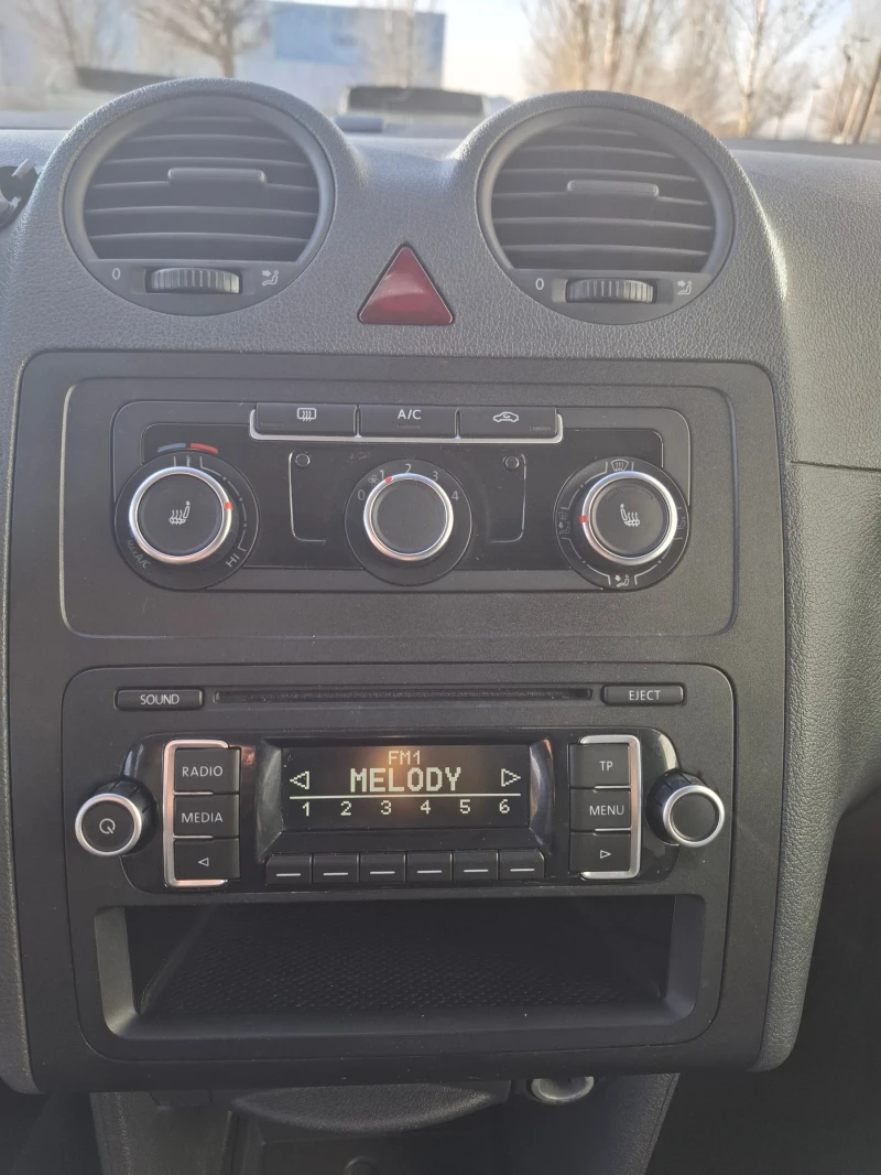 VW Caddy TDI Maxi, снимка 9 - Автомобили и джипове - 52803070