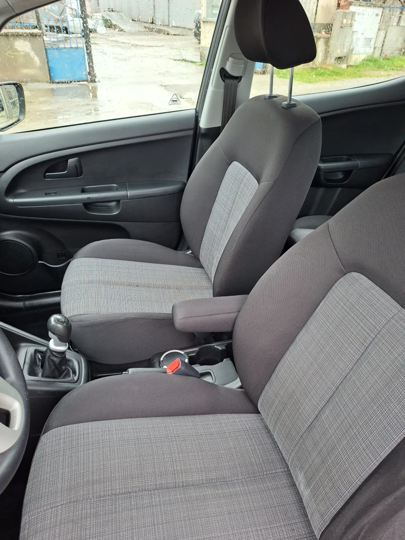 Kia Venga 1.4 90 к.с от Германия, снимка 9 - Автомобили и джипове - 53575051