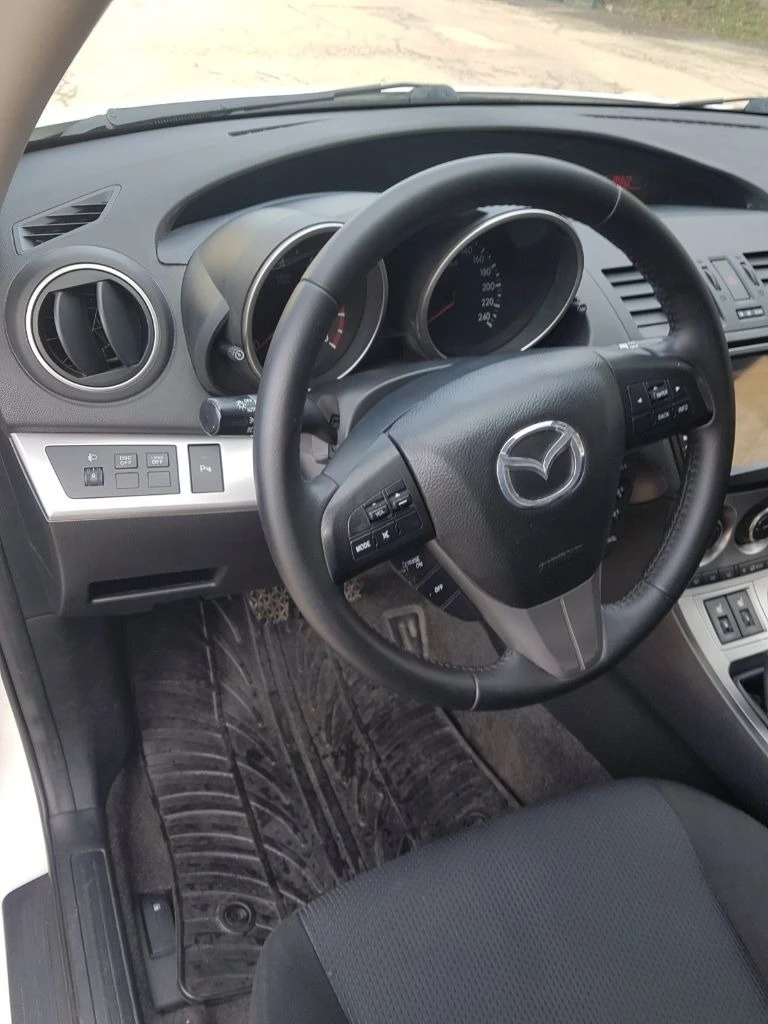 Mazda 3, снимка 12 - Автомобили и джипове - 49497209