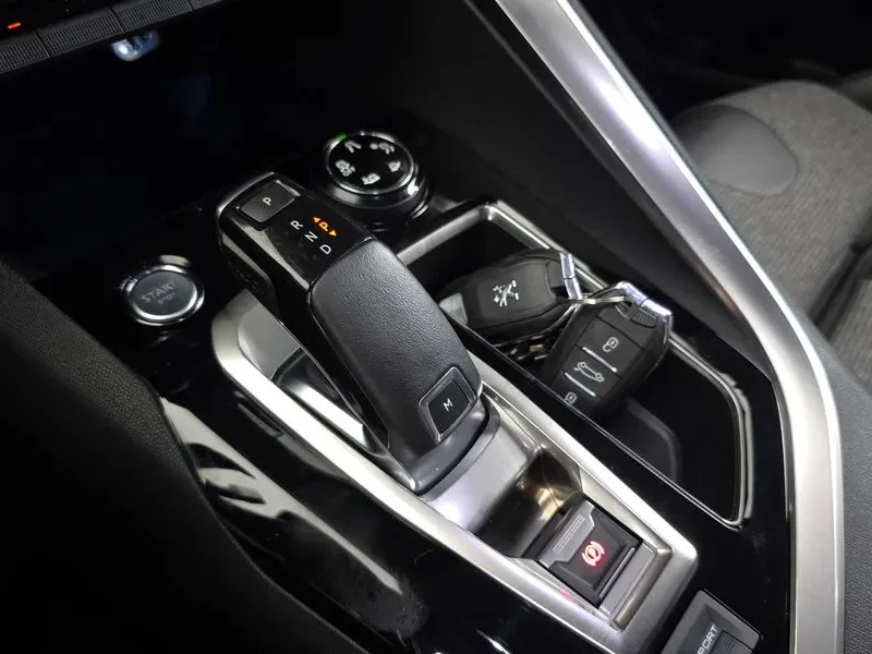 Peugeot 5008 1.6 Bluehdi Allure, снимка 9 - Автомобили и джипове - 55830728