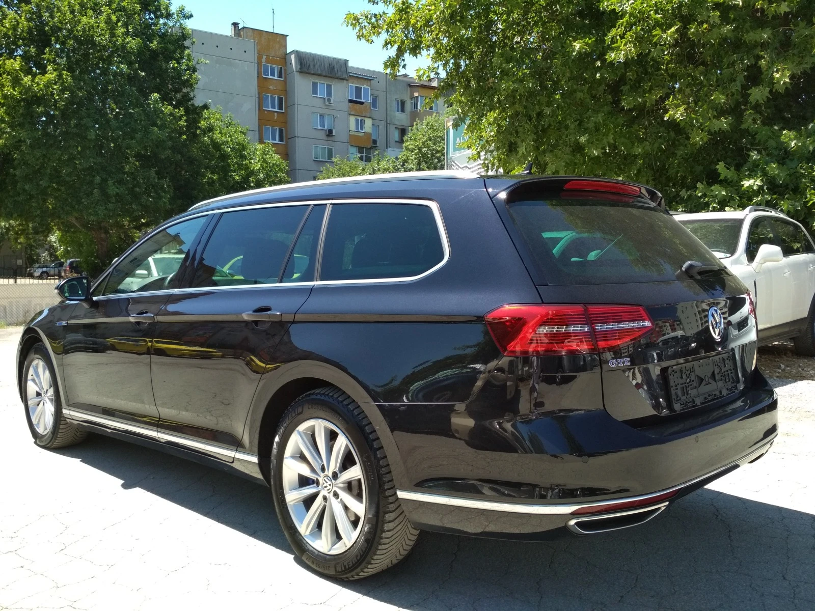 VW Passat GTE highline Plug In Hybrid - изображение 3