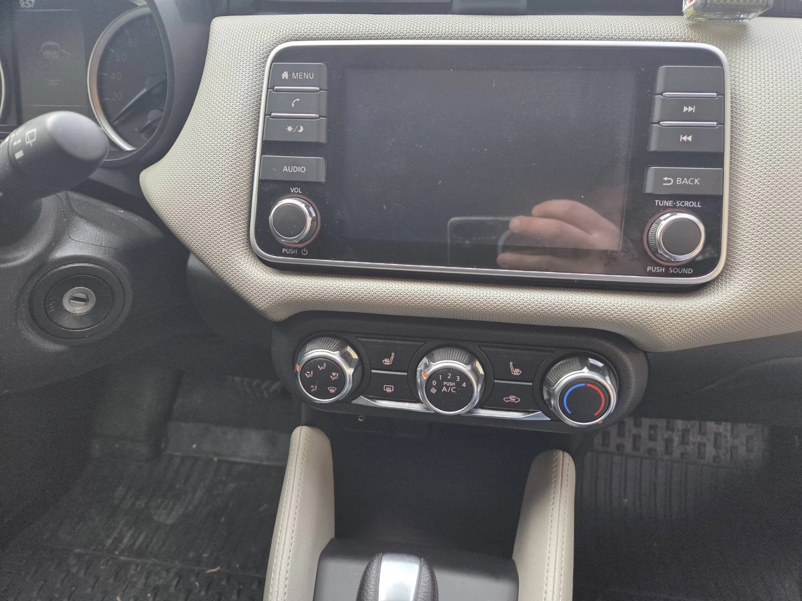 Nissan Micra  - изображение 7