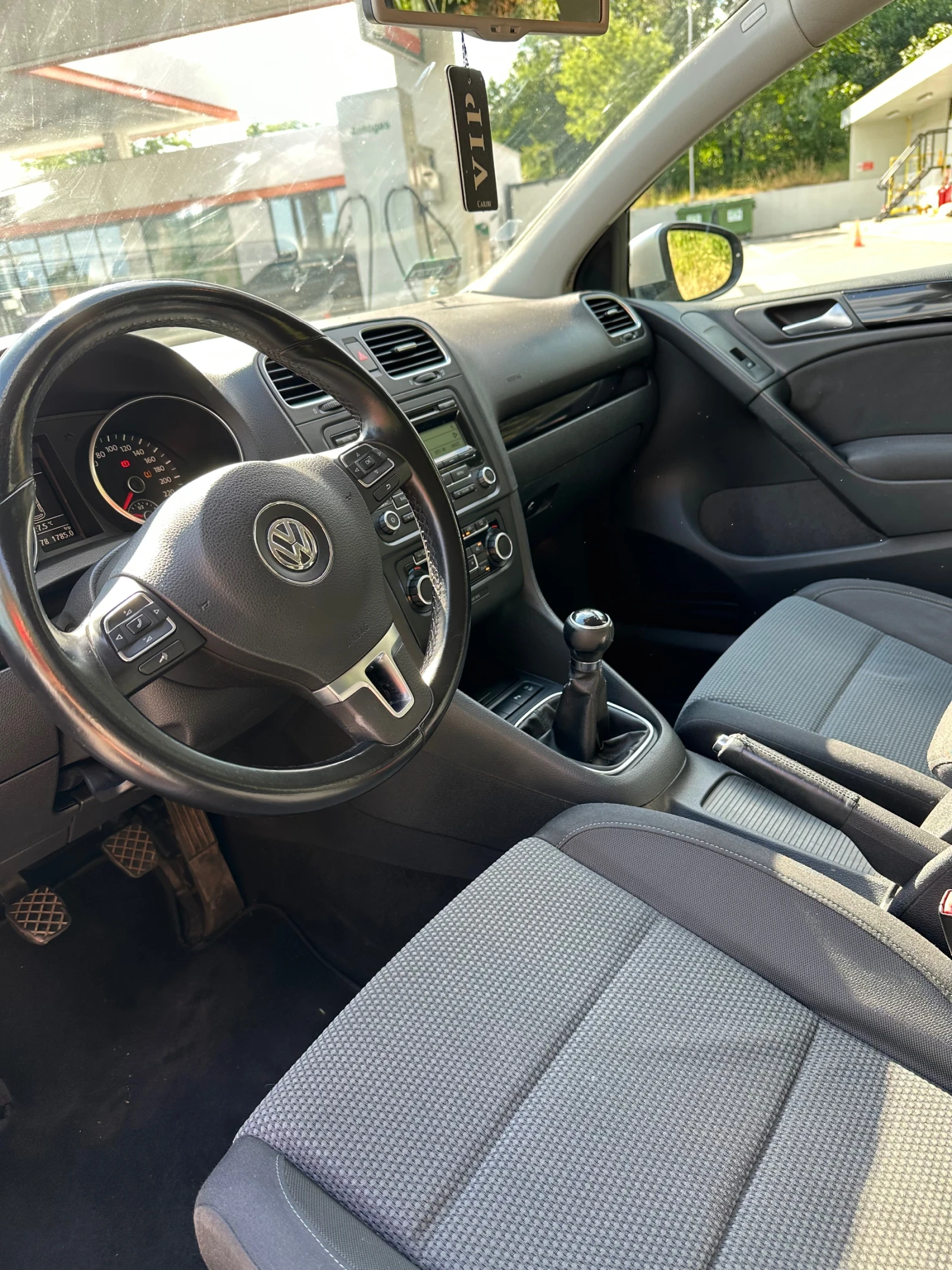 VW Golf 2.0 TDI  КАТО НОВА! - изображение 6