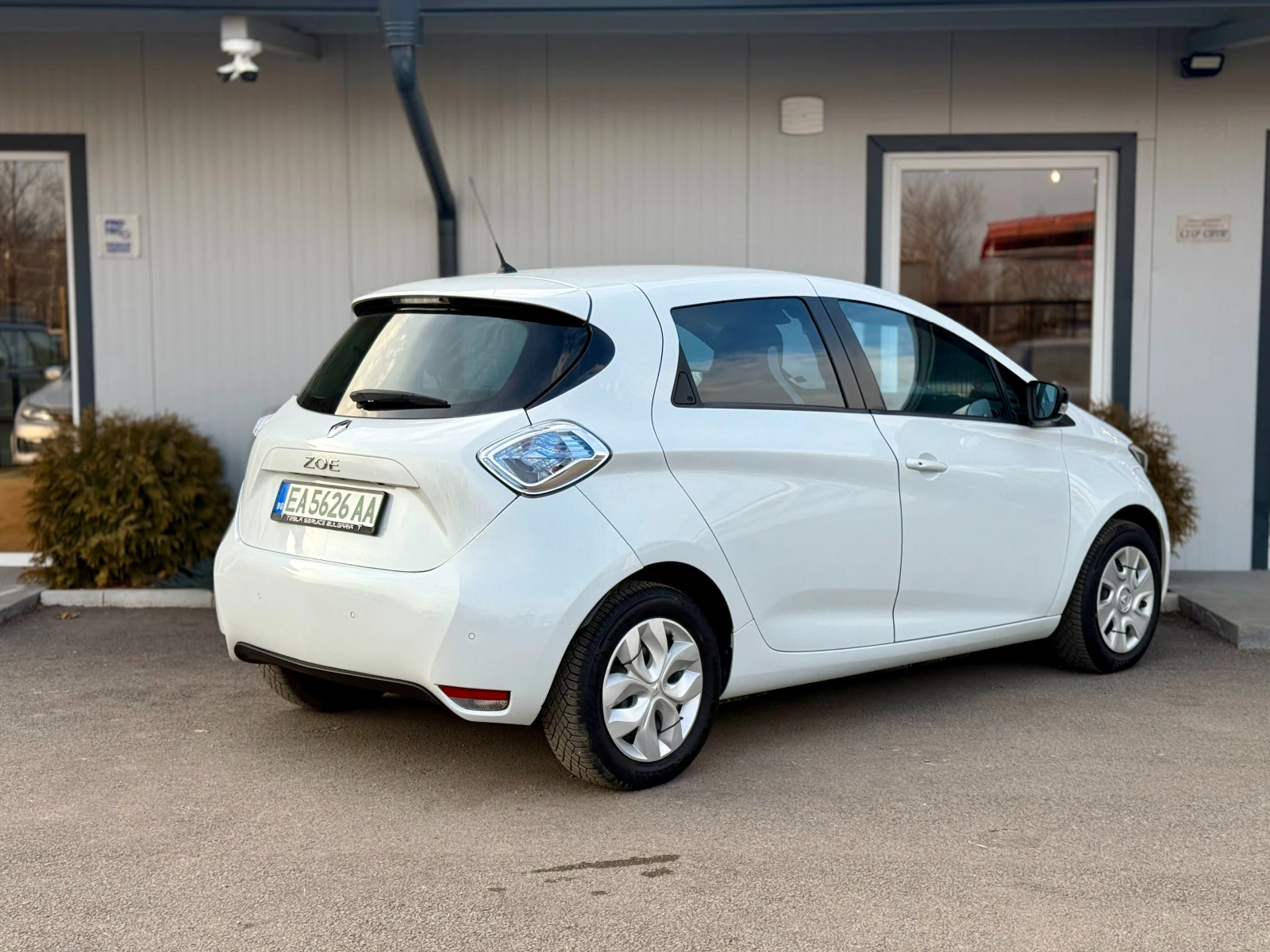Renault Zoe * 42kw* Swiss - изображение 4