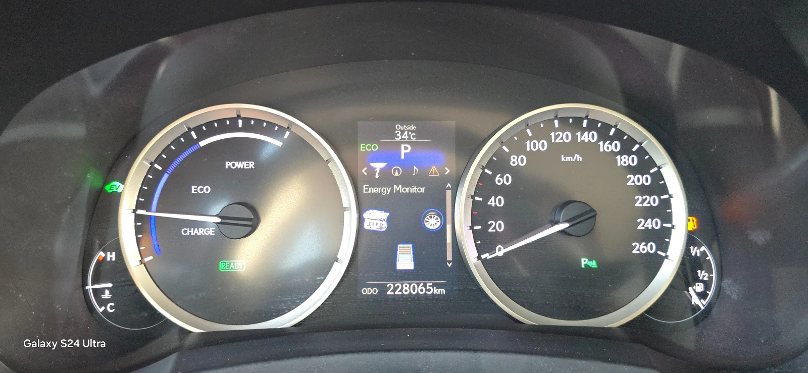 Lexus IS 300 IS 300h КОЖА/ПОДГРЕВ/ОБДУХВАНЕ/DISTRONIC/LINEASIST - изображение 8