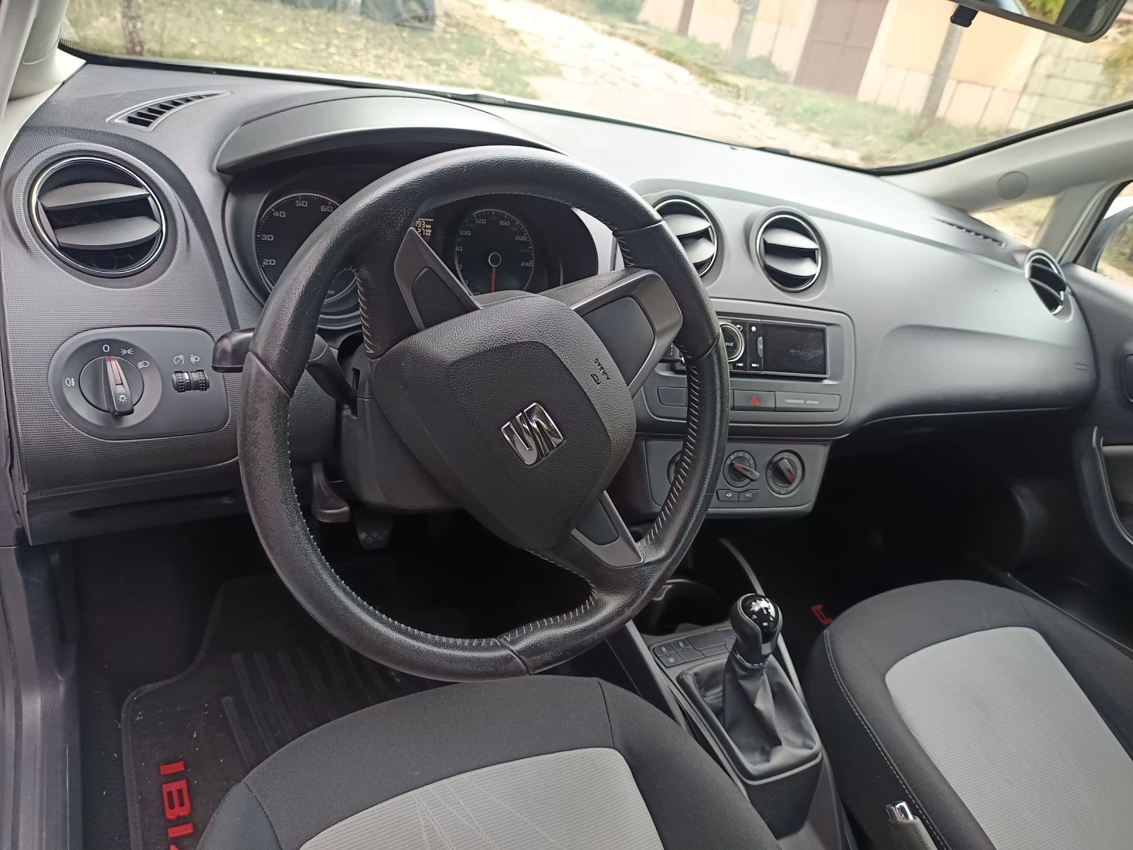 Seat Ibiza 1.2 12V - изображение 8
