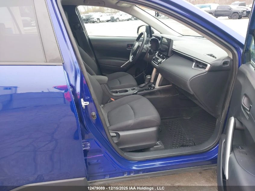 Toyota Corolla Cross 15k km* AWD* LE* Камера* Подгрев* м.Точки - изображение 10