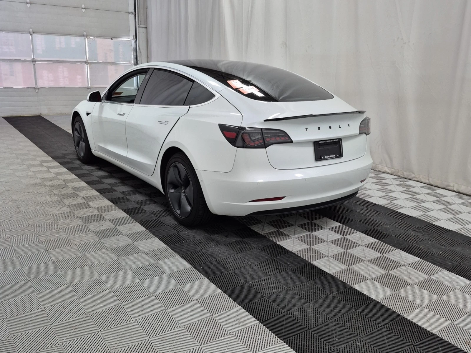 Tesla Model 3 Rear Wheel Drive - изображение 4