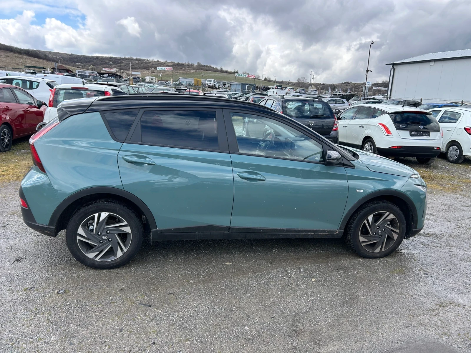 Hyundai Bayon 1.0i-Hibrido 99k.c euro6D, снимка 4 - Автомобили и джипове - 54005917