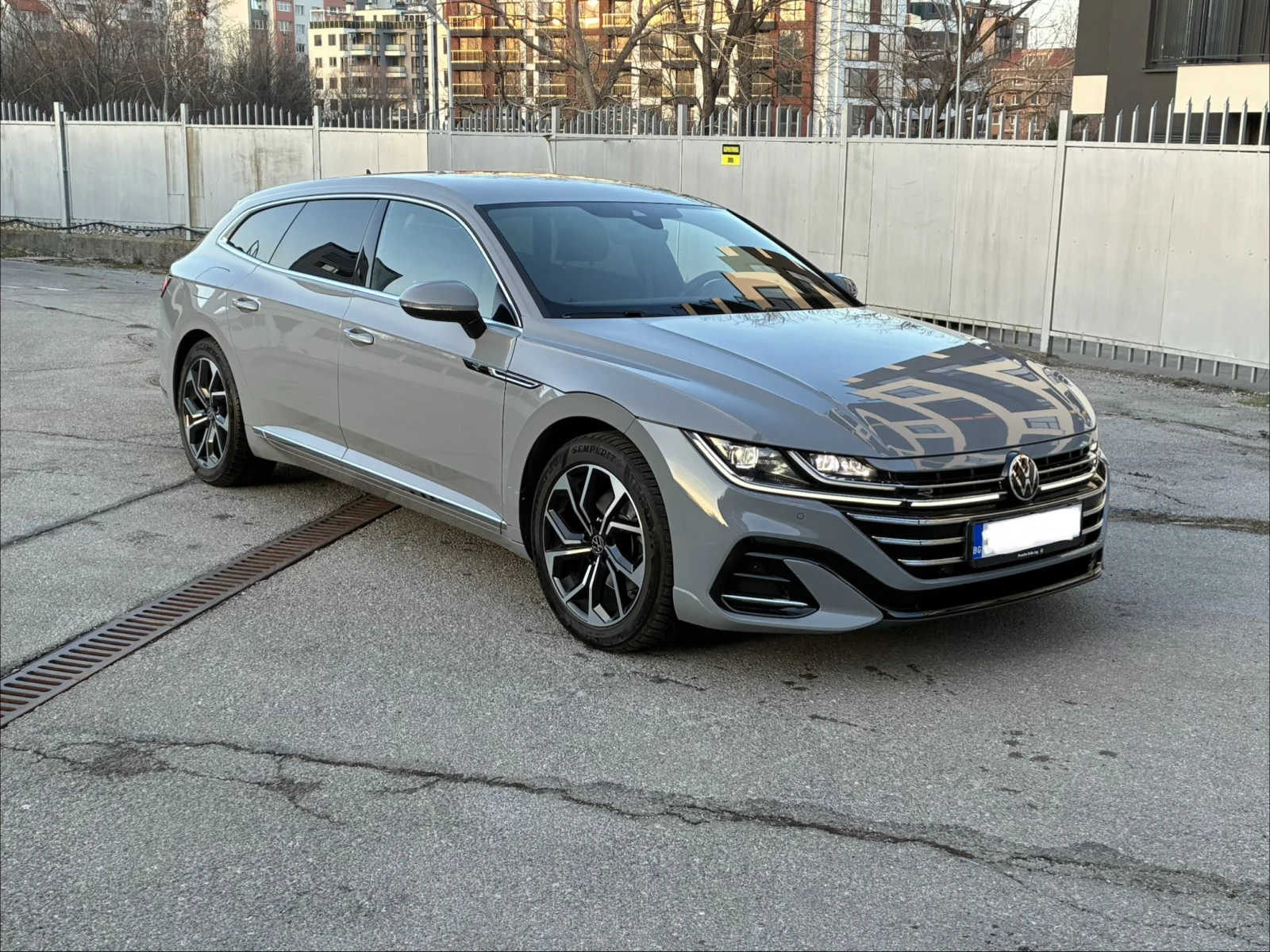 VW Arteon Shooting Brake R-Line, снимка 9 - Автомобили и джипове - 54019479