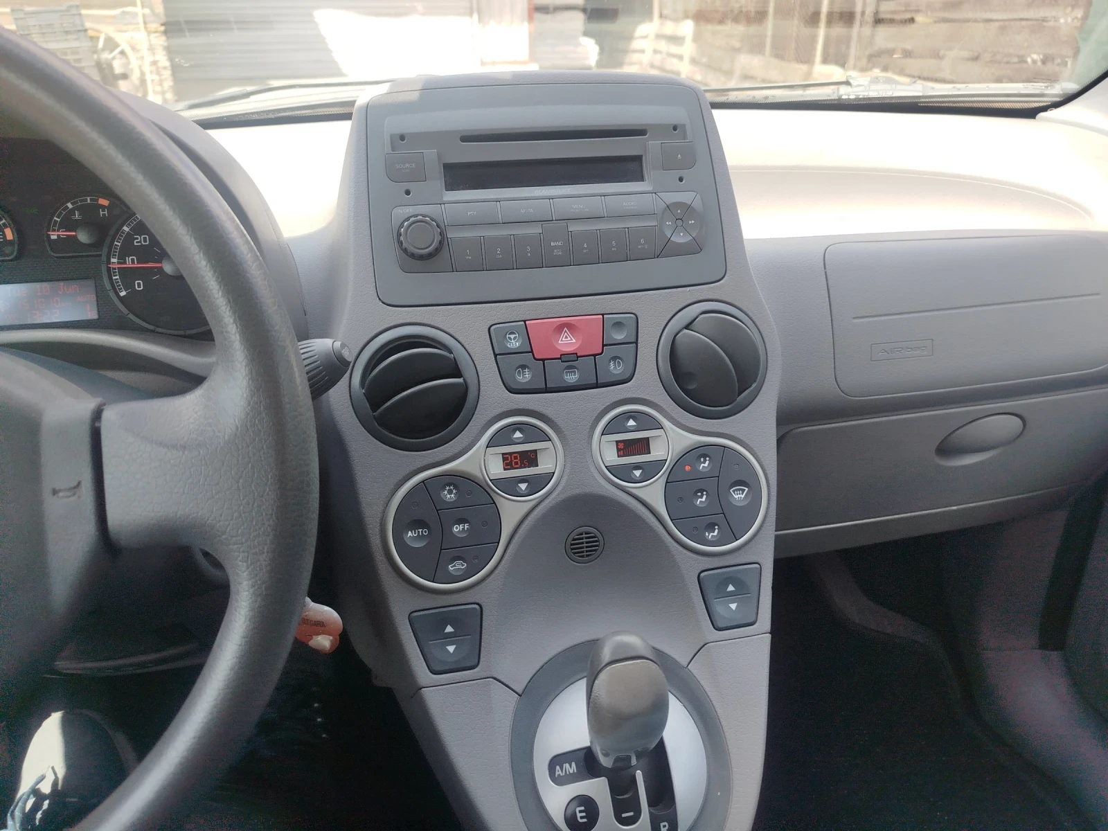Fiat Panda 1.2iavtomat, снимка 10 - Автомобили и джипове - 54157895