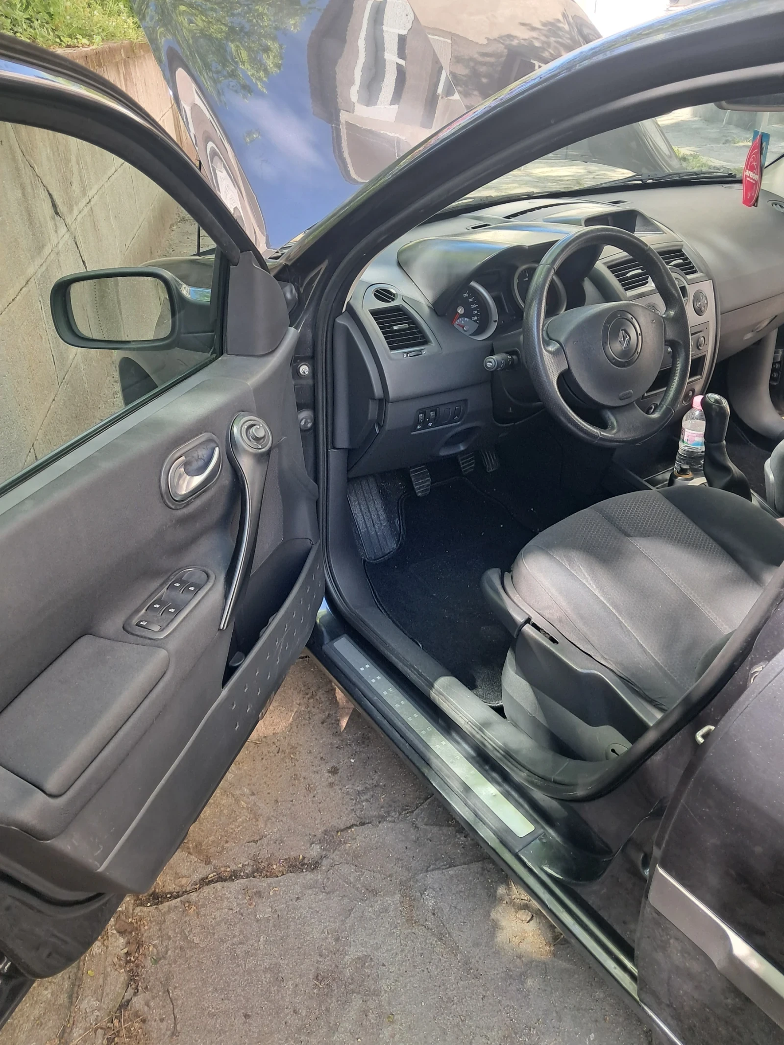 Renault Megane 1.5 DCI, снимка 11 - Автомобили и джипове - 54395018