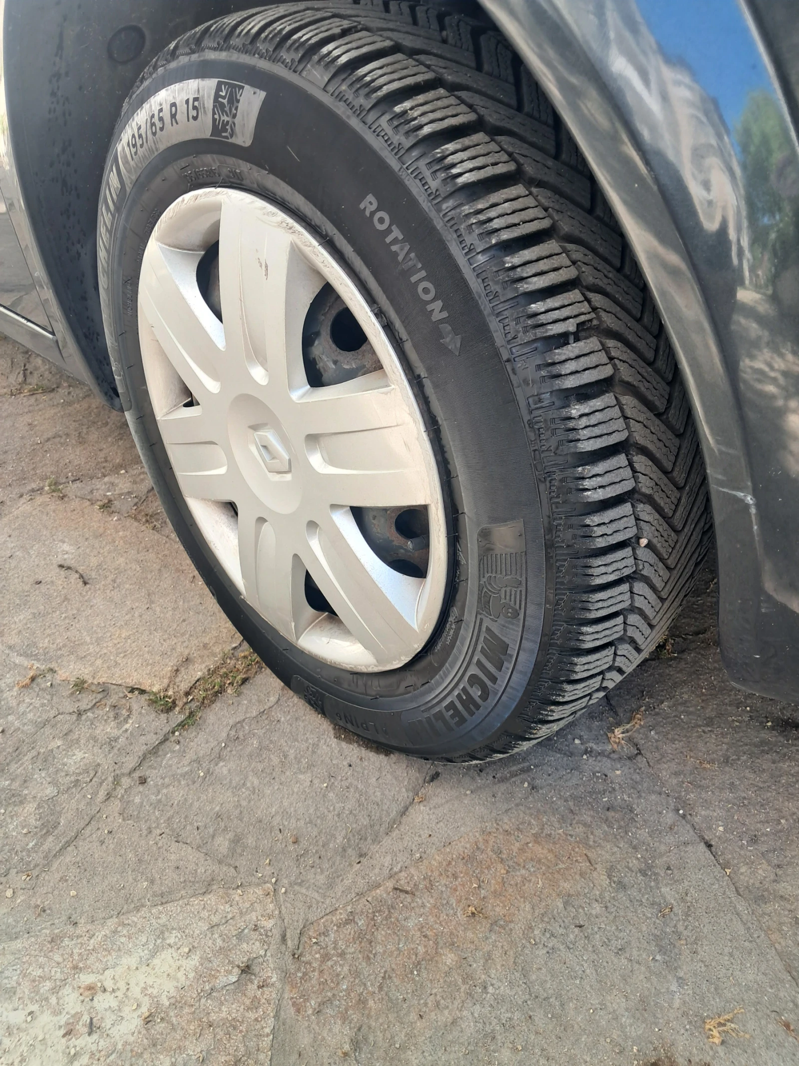 Renault Megane 1.5 DCI, снимка 4 - Автомобили и джипове - 54395018