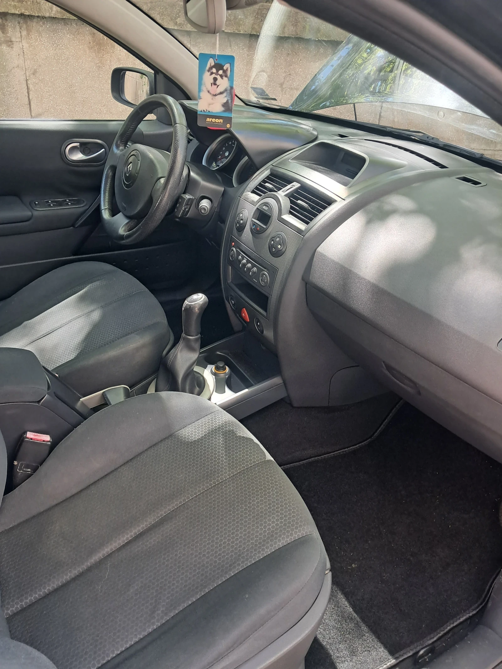 Renault Megane 1.5 DCI, снимка 7 - Автомобили и джипове - 54395018