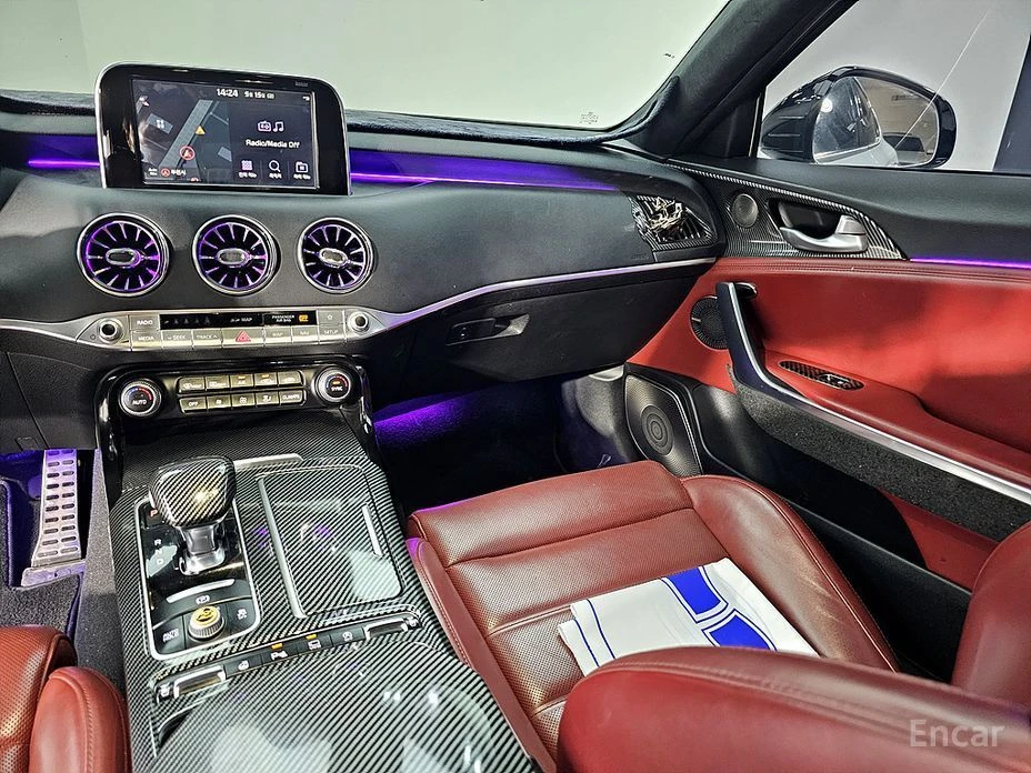Kia Stinger, снимка 10 - Автомобили и джипове - 54573751