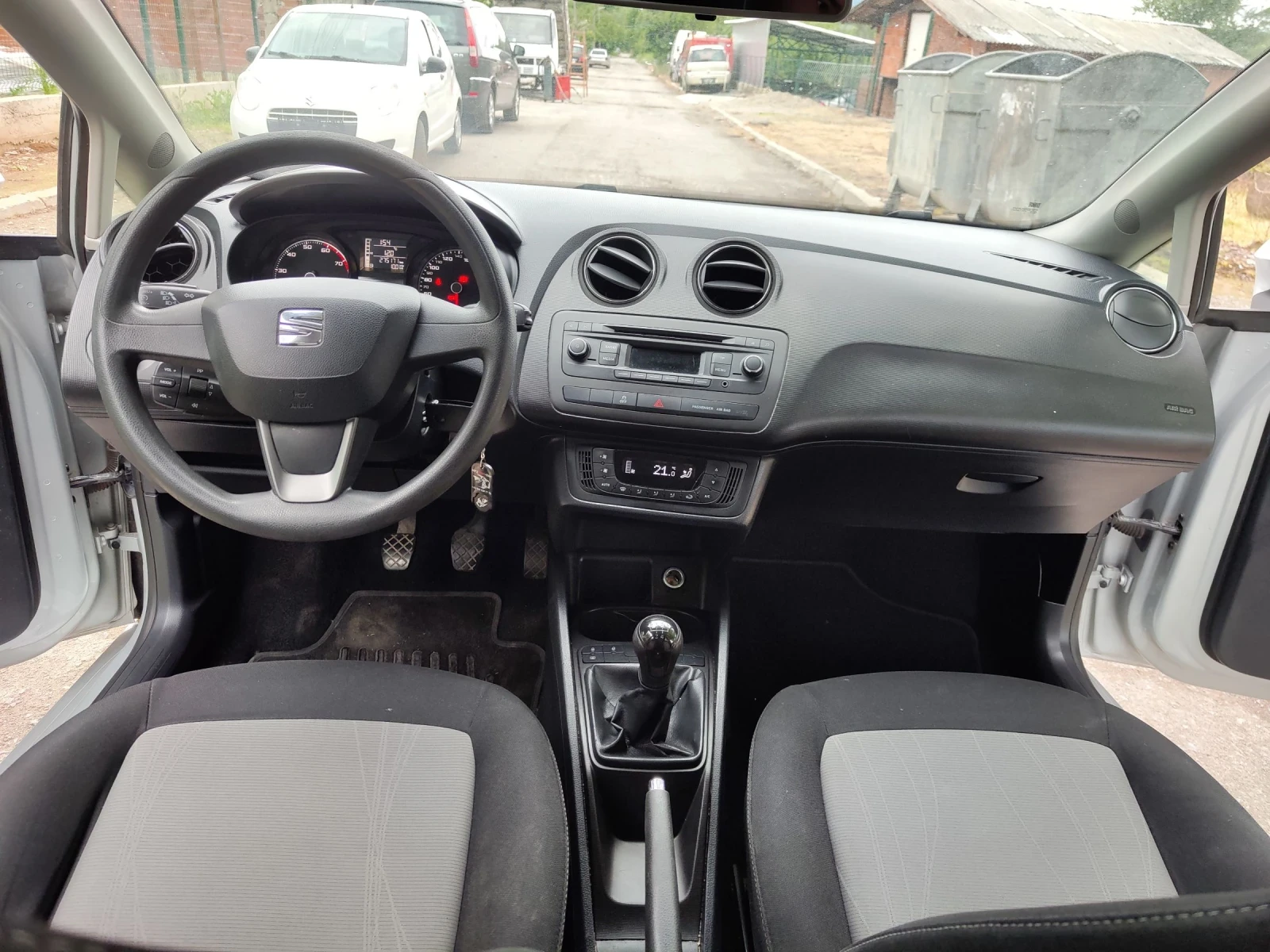 Seat Ibiza, снимка 7 - Автомобили и джипове - 54595651