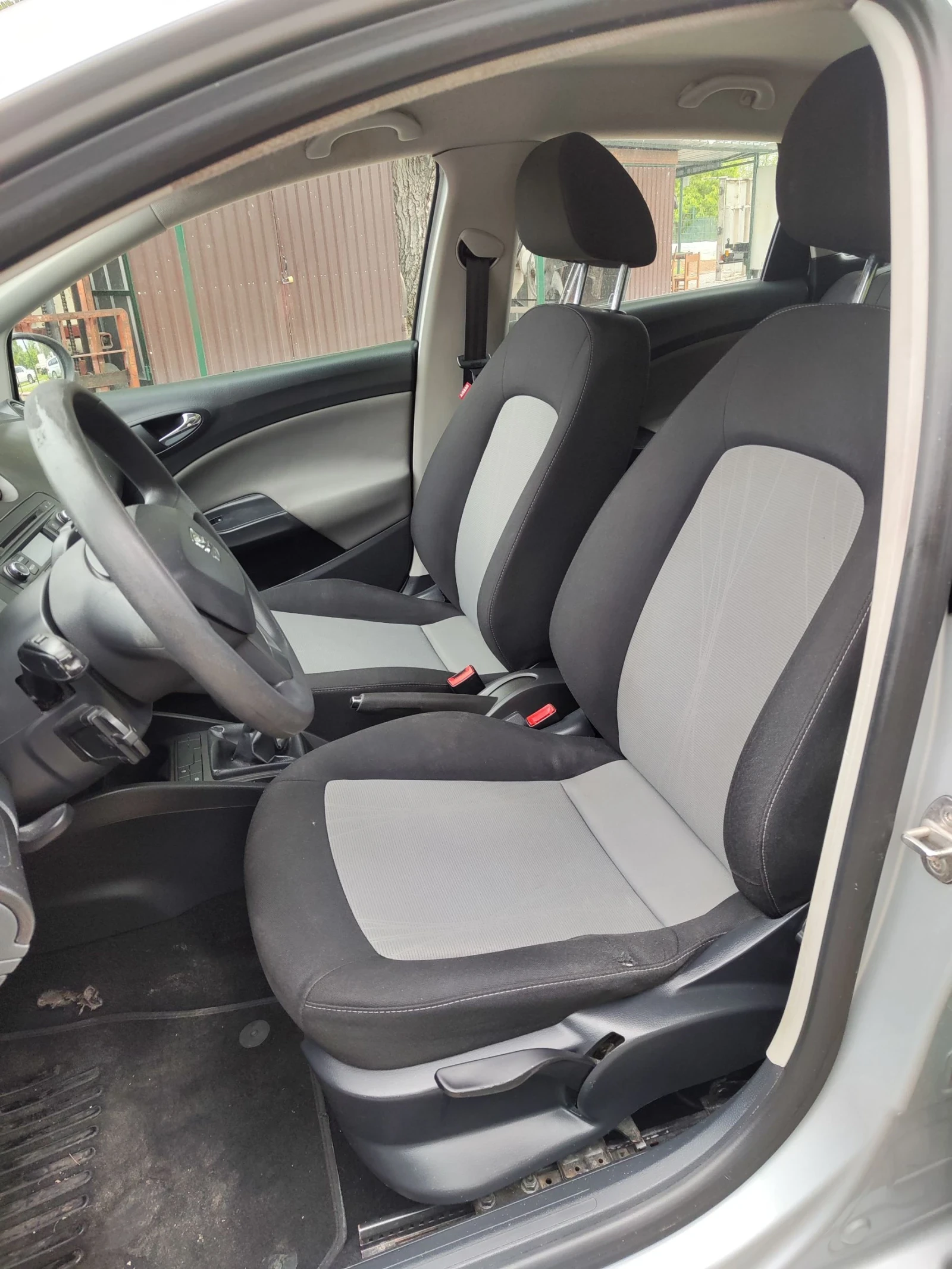 Seat Ibiza, снимка 6 - Автомобили и джипове - 54595651