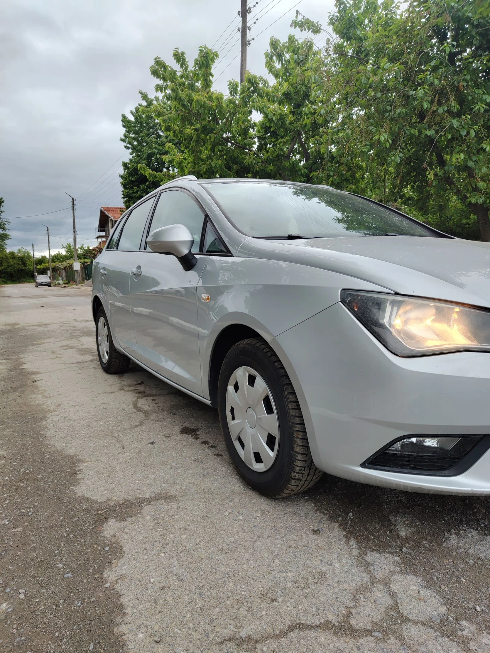 Seat Ibiza, снимка 2 - Автомобили и джипове - 54595651